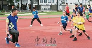 详解棒球规则中的故意漏接陷阱裁判如何通过主观判定保护跑垒员